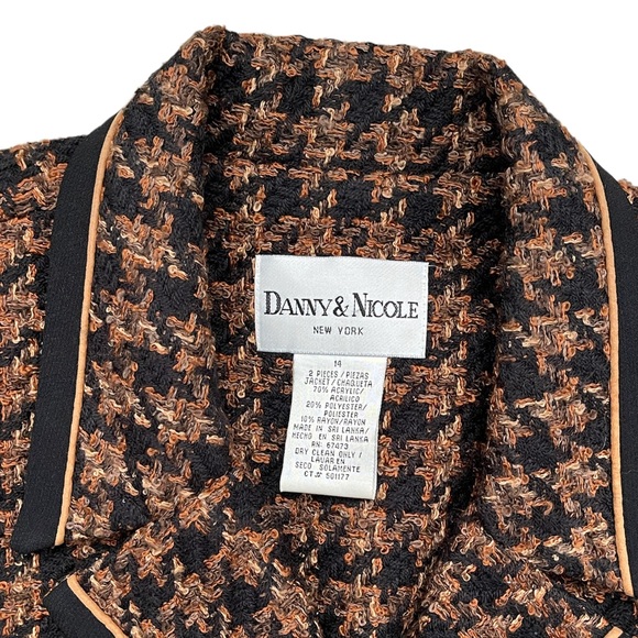 Vintage | Brown and Gold Tweed Double Breasted Houndstooth Blazer - Picture 4 of 13